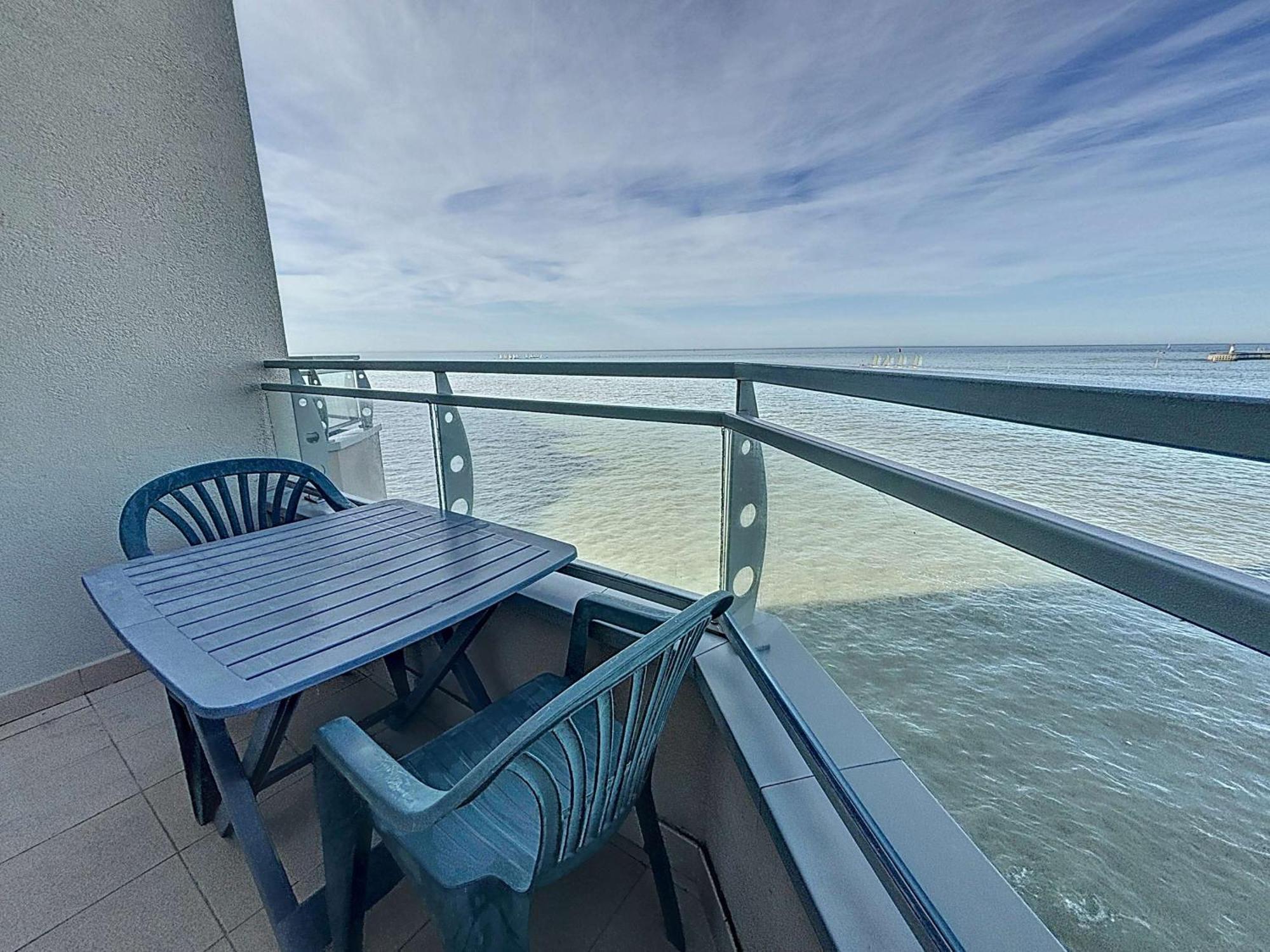 Appartement Avec Balcon, Proche Des Plages Et Commerces - Fr-1-361-89 Granville Exterior photo